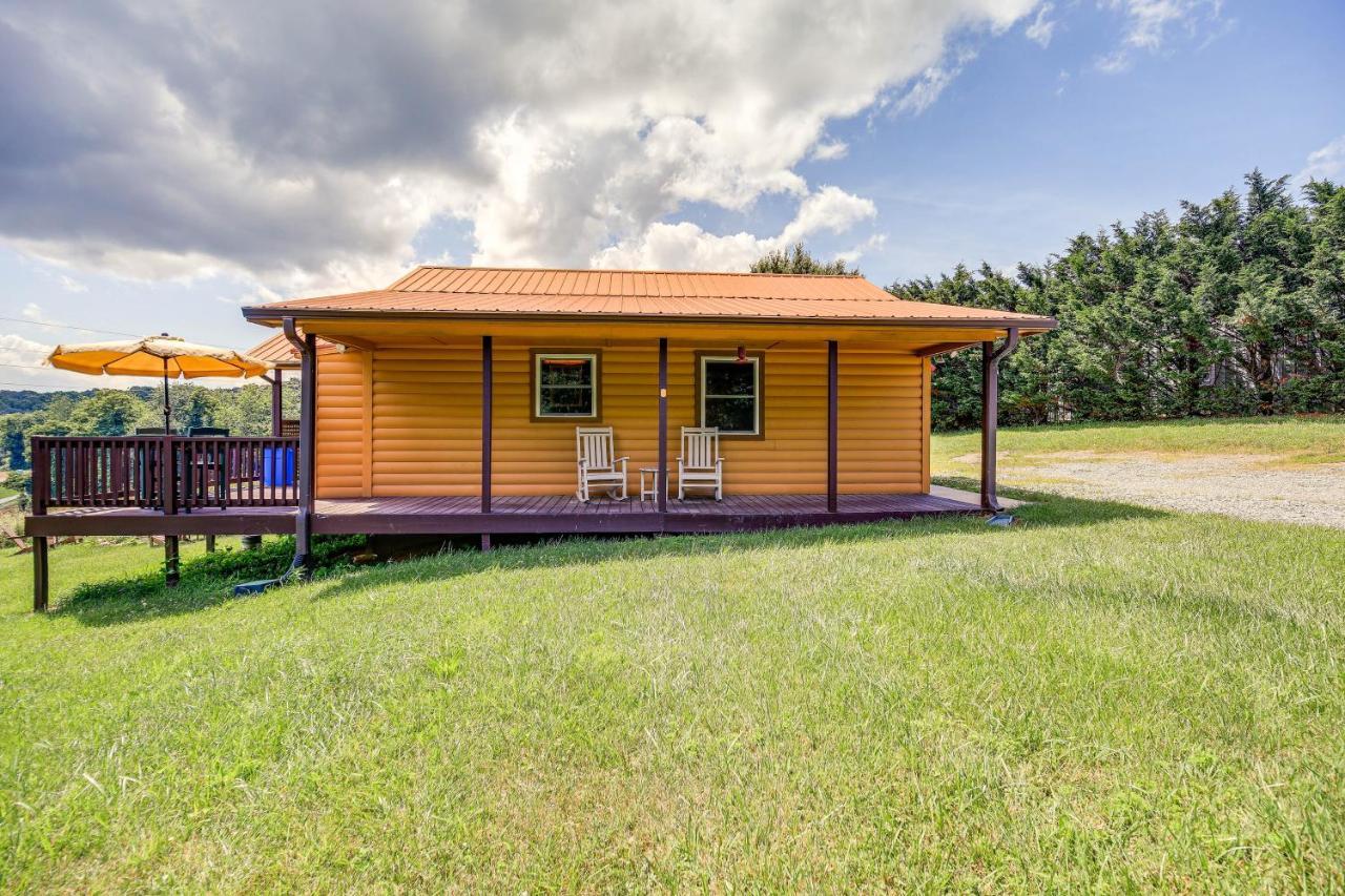 Blue Ridge Mountain Cabin With Views And Hot Tub Sparta Екстериор снимка