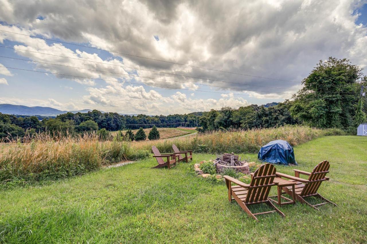 Blue Ridge Mountain Cabin With Views And Hot Tub Sparta Екстериор снимка