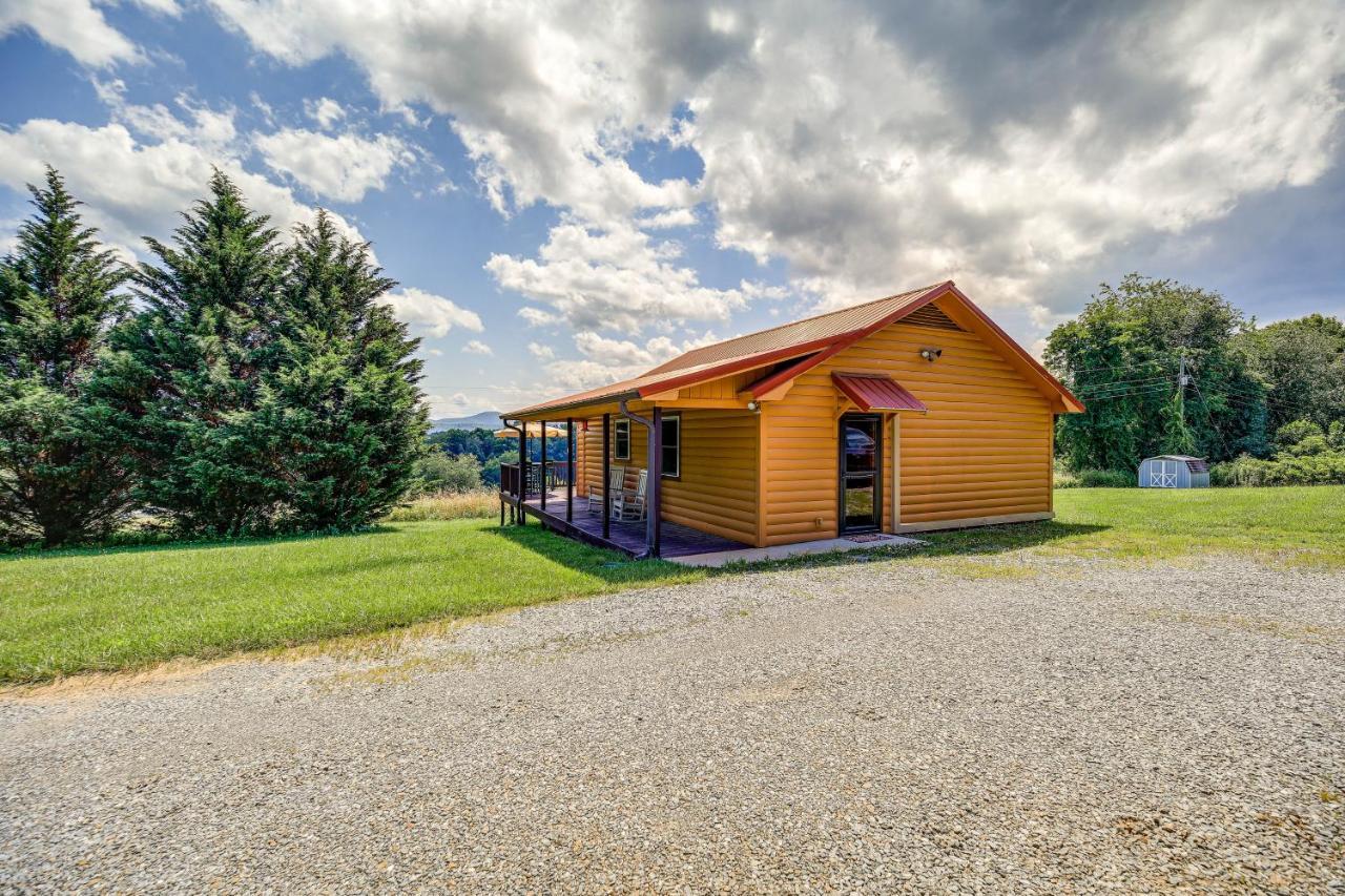Blue Ridge Mountain Cabin With Views And Hot Tub Sparta Екстериор снимка