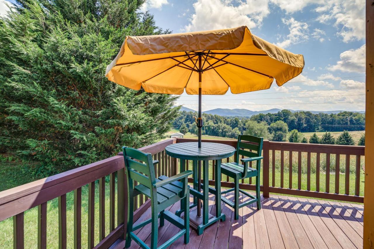 Blue Ridge Mountain Cabin With Views And Hot Tub Sparta Екстериор снимка