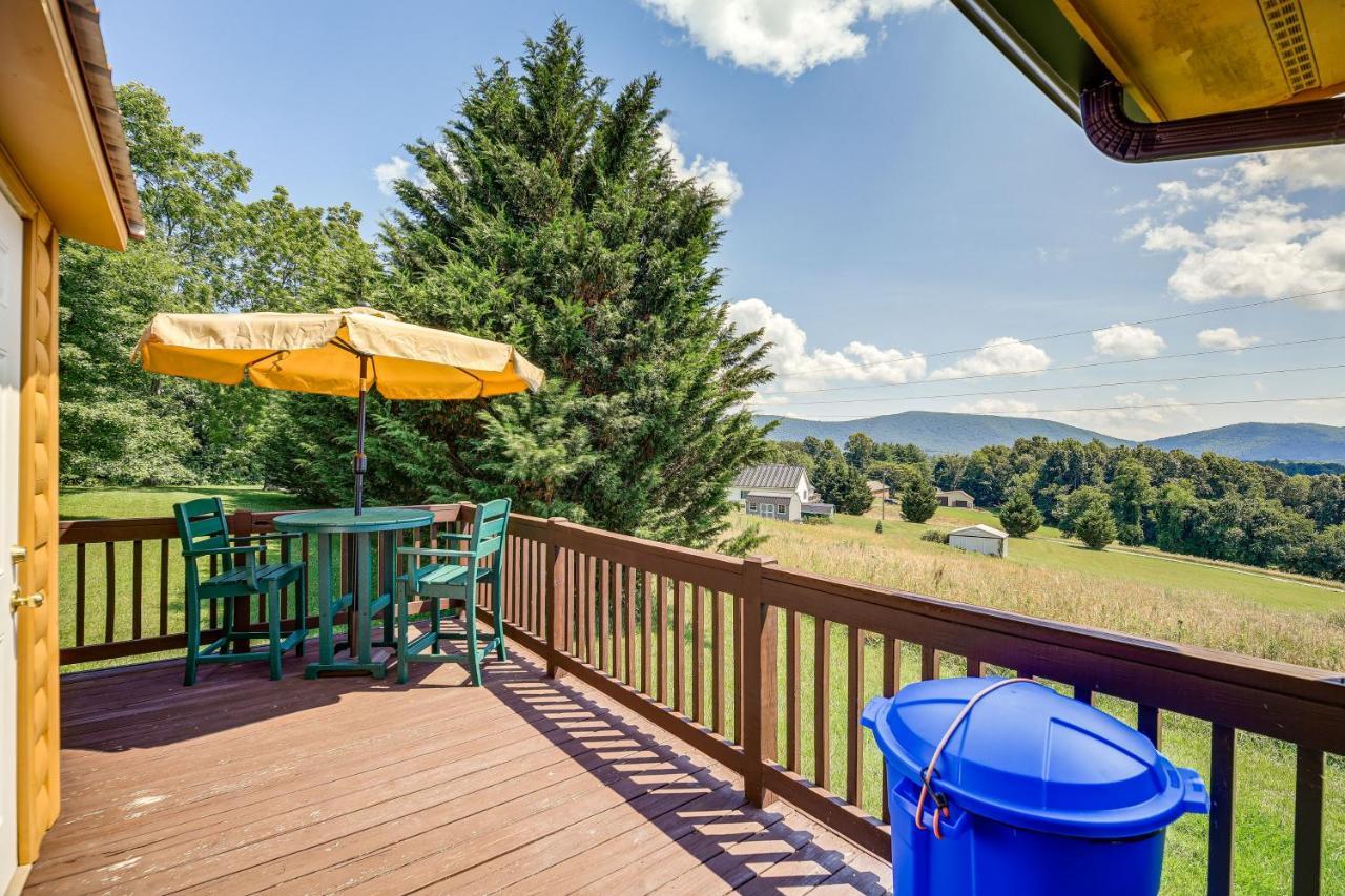 Blue Ridge Mountain Cabin With Views And Hot Tub Sparta Екстериор снимка