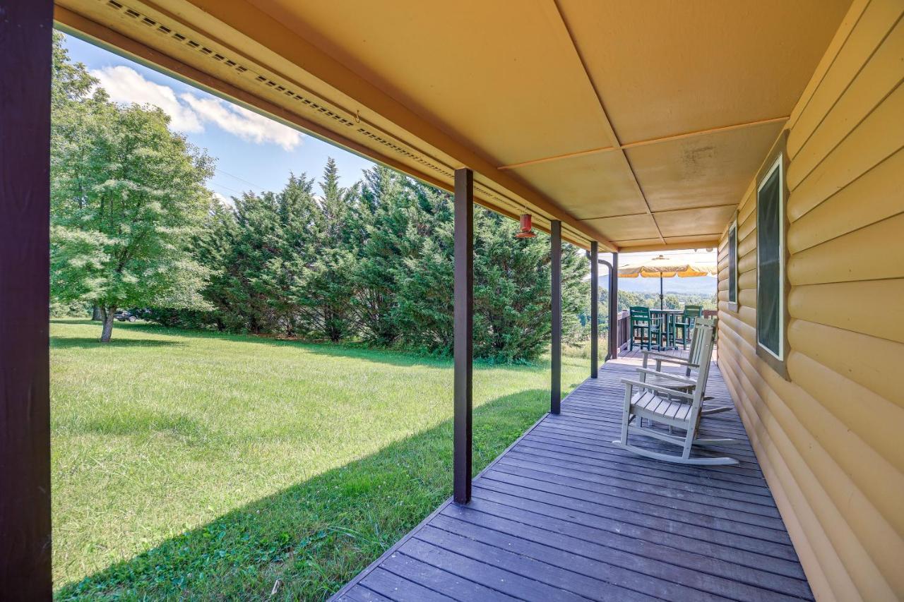 Blue Ridge Mountain Cabin With Views And Hot Tub Sparta Екстериор снимка